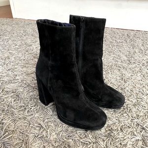 Steve Madden Main suede booties